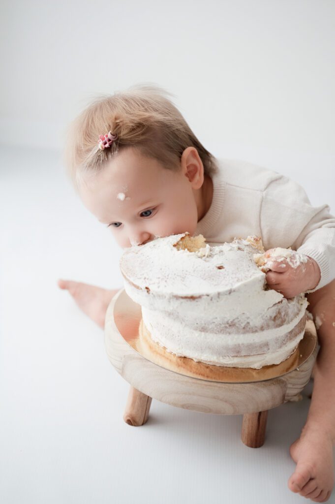Eerste verjaardag baby fotoshoot Zeeland – cakesmash moment